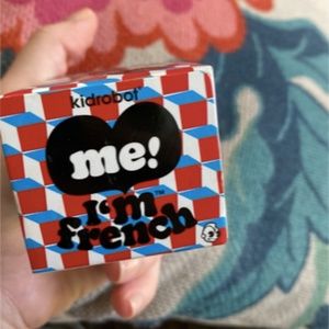 Kidrobot Me I'm french Dunny NIB